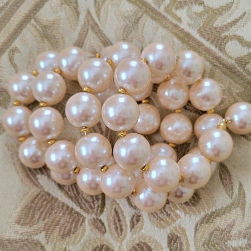 Women's Faux Pearl Bracelet, NWOT - Picture 3 of 3
